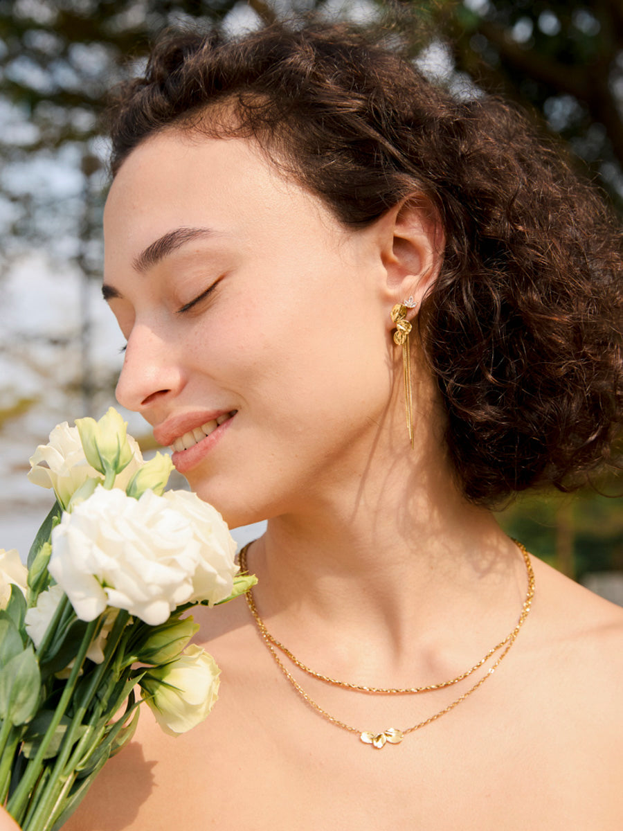 Pendientes brillantes en forma de hoja