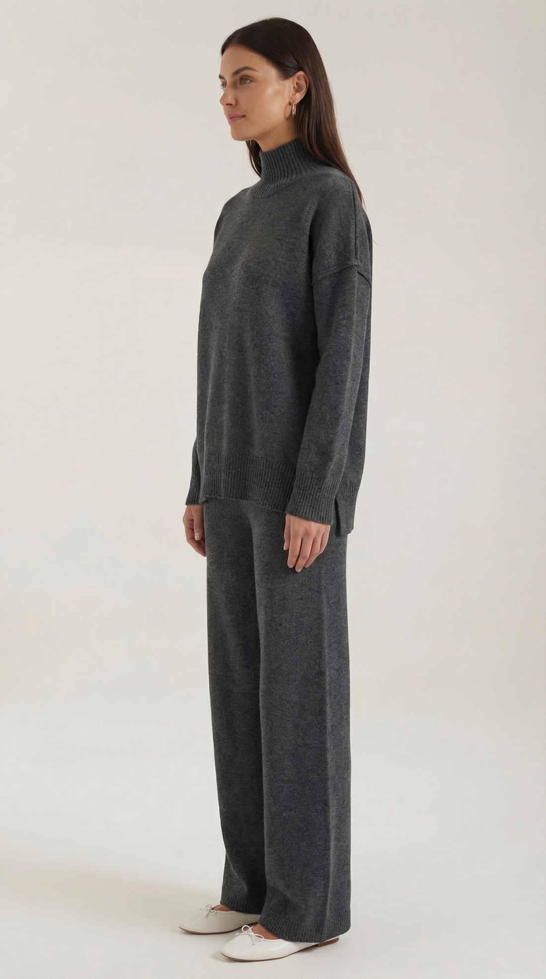 Conjunto de suéter de punto de cuello alto y jeans