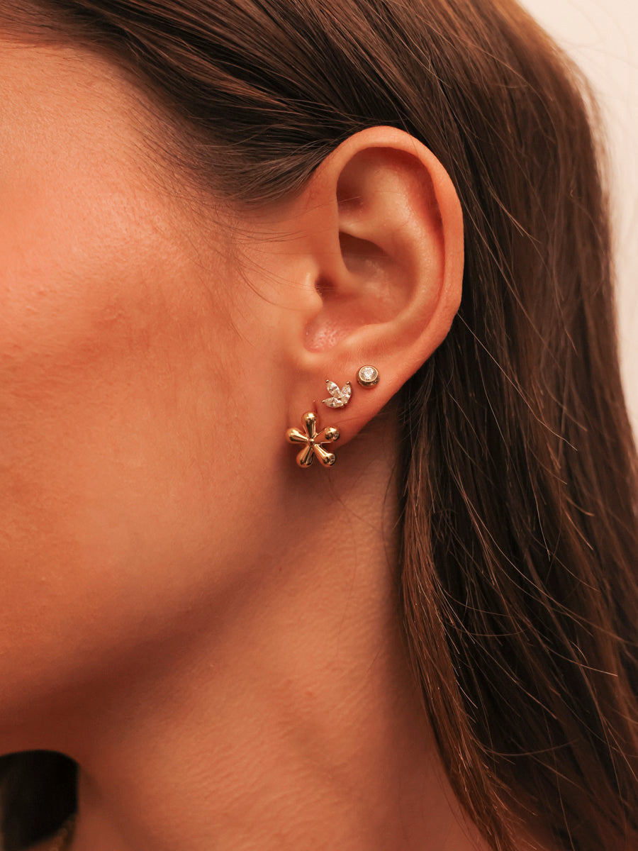 Pendientes brillantes en forma de hoja