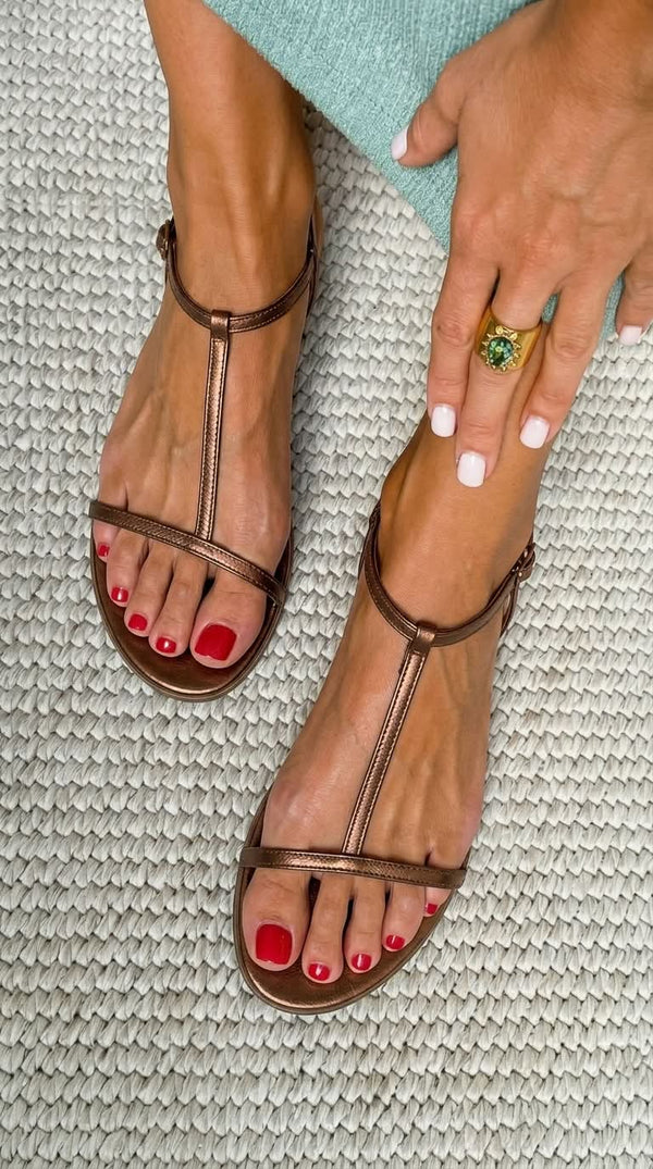 Joana | Sandalias metalizadas con T