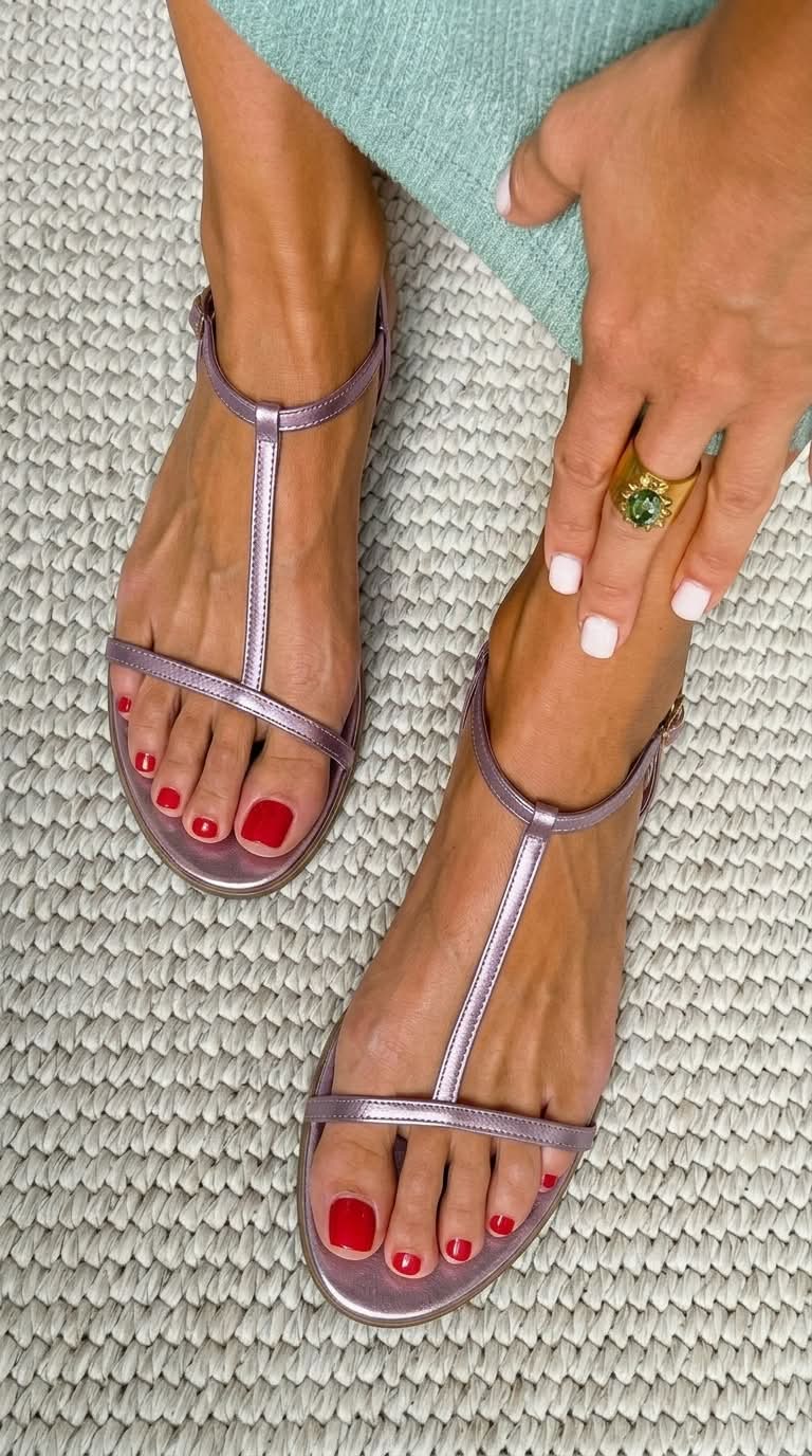Joana | Sandalias Metalizadas con T