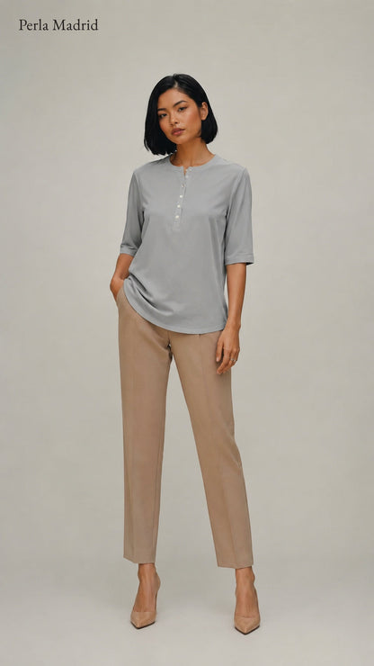 Carlota | Top Henley de algodón con detalle de botones