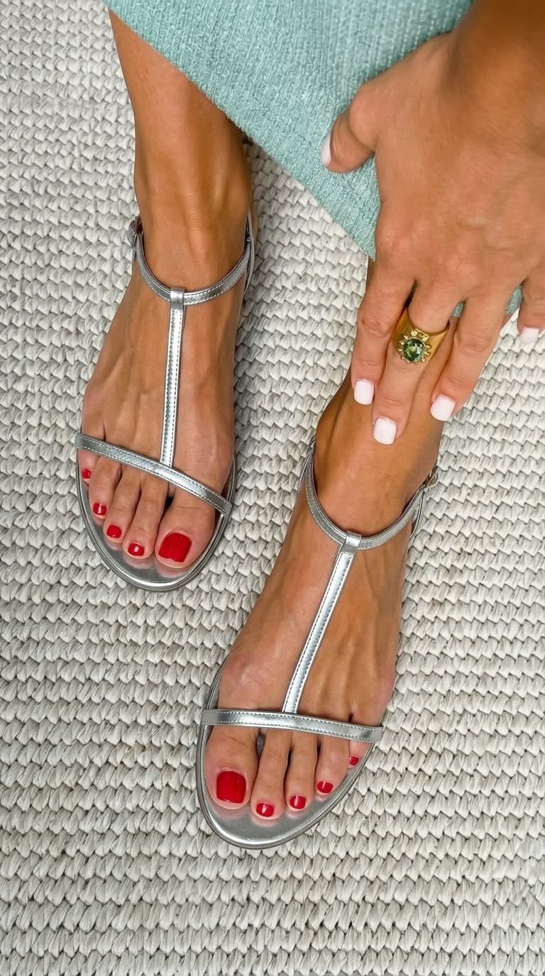 Joana | Sandalias metalizadas con T