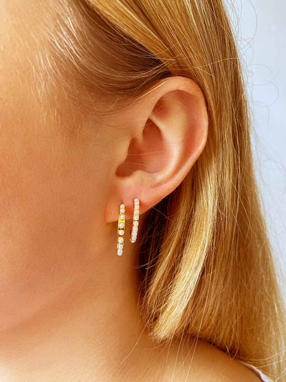 Small Calm Pearl Earrings