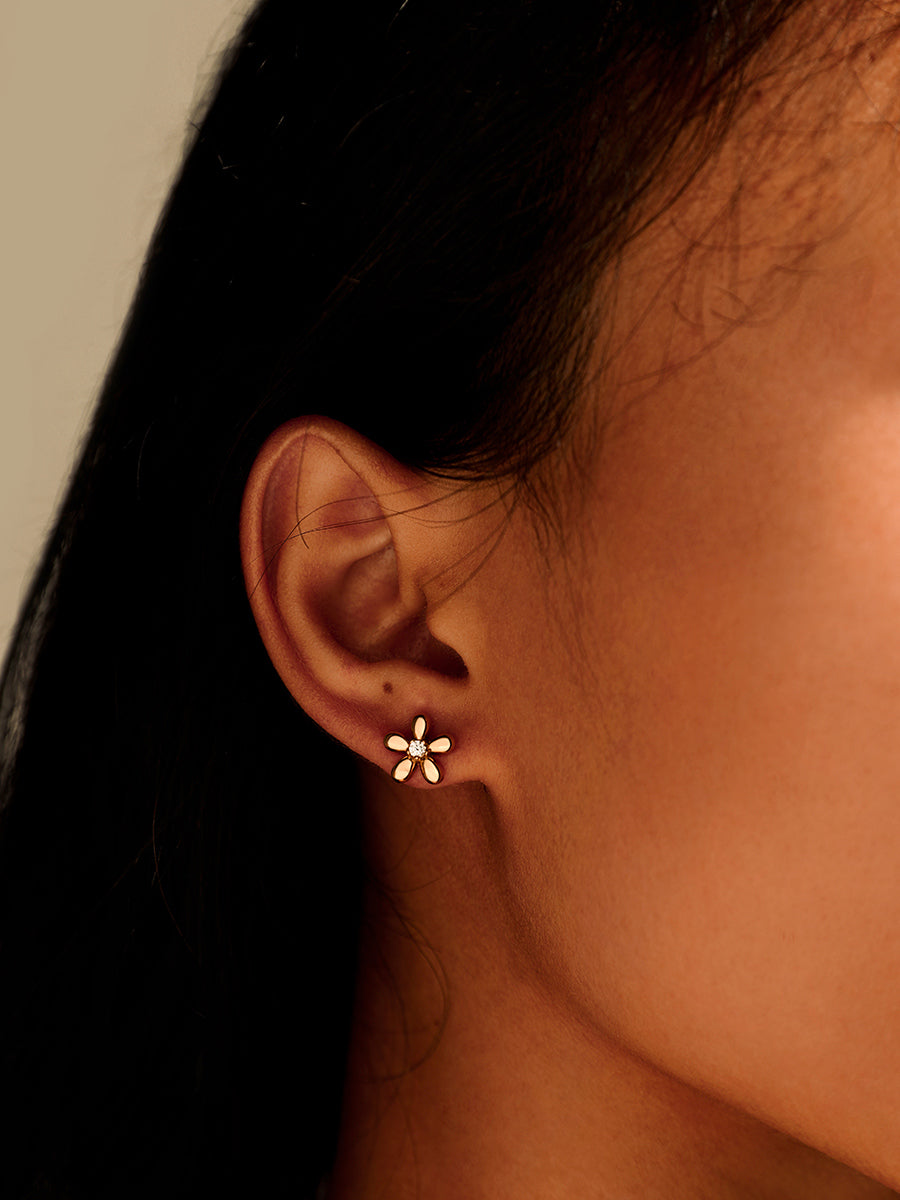 Elegantes pendientes de flores