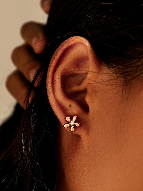 Elegantes pendientes de flores