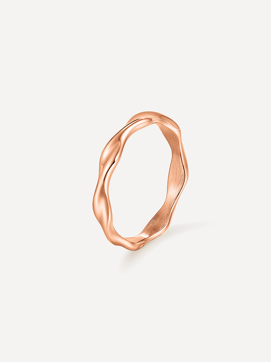 Anillo de diseño moderno y curvo