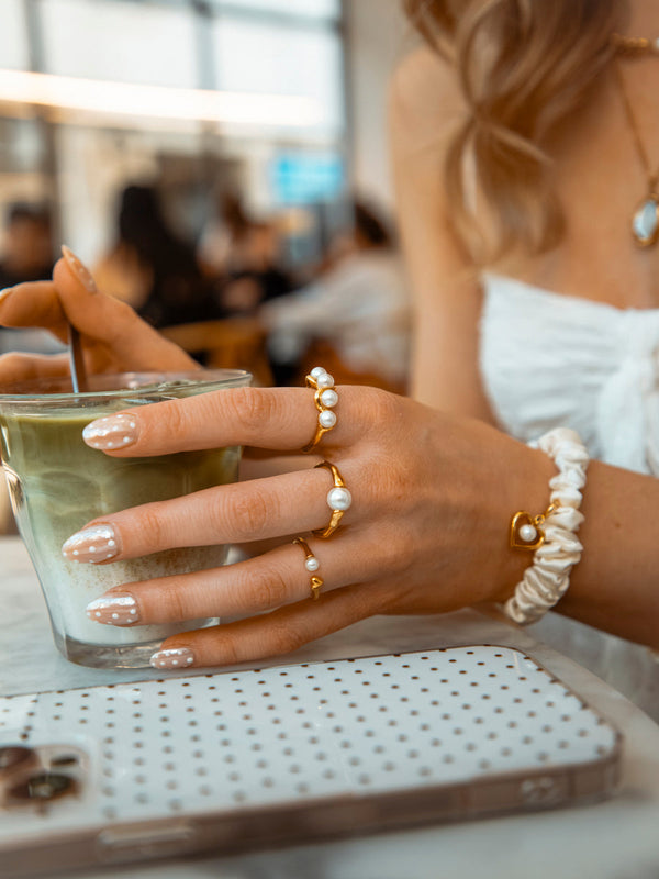 Anillo de perla elegante