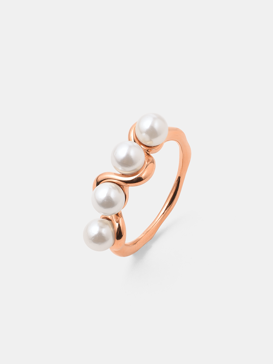 Elegant Pearl Ring