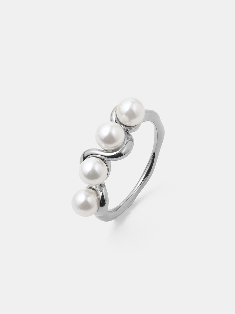 Elegant Pearl Ring