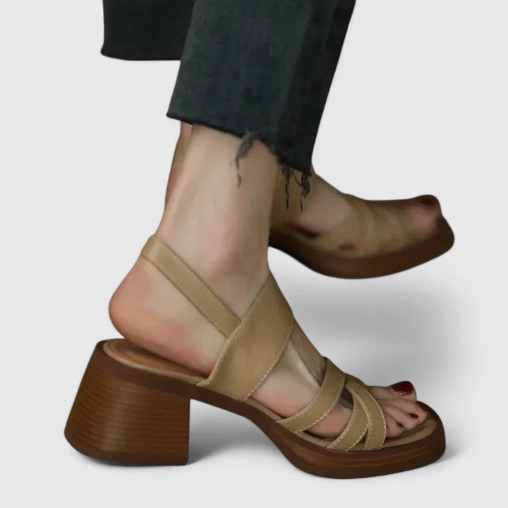 Higinia | Sandalias Romanas Elegantes