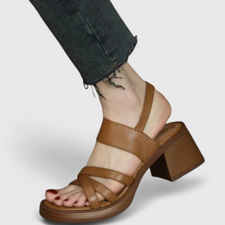 Higinia | Sandalias Romanas Elegantes