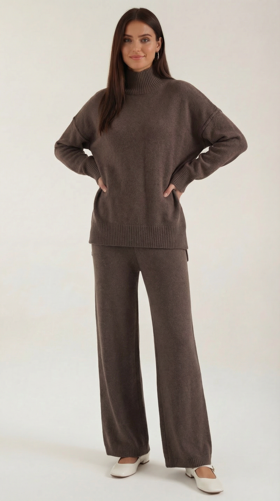 Conjunto de suéter de punto de cuello alto y jeans