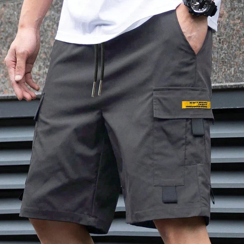 César | Bermudas cargo de estilo utilitario