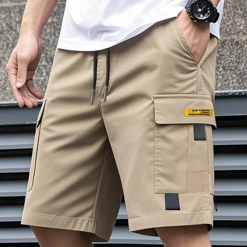 César | Bermudas cargo de estilo utilitario
